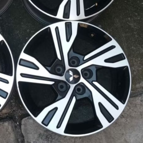 velg xpander sport R16 H5x114 original. bijian
