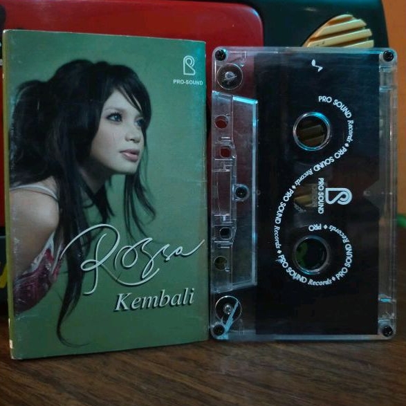 kaset pita Rossa kembali