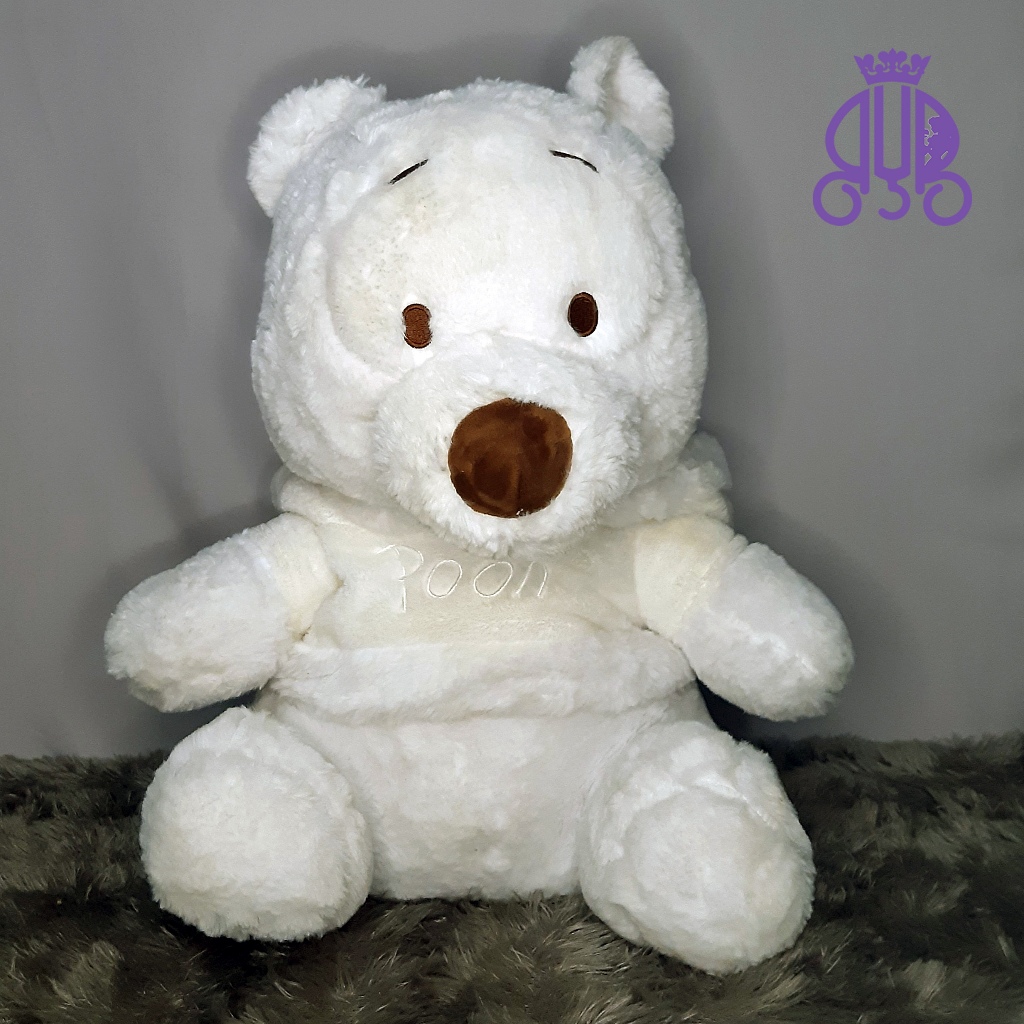 Boneka Winnie the Pooh albino