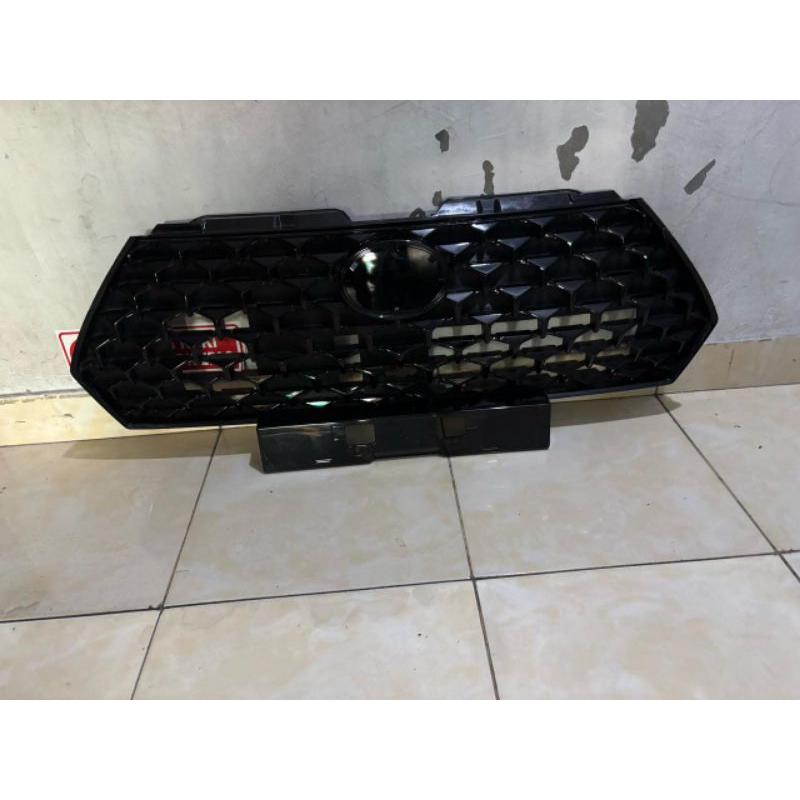 Gril Bemper mobil Avanza Veloz 2023 2024