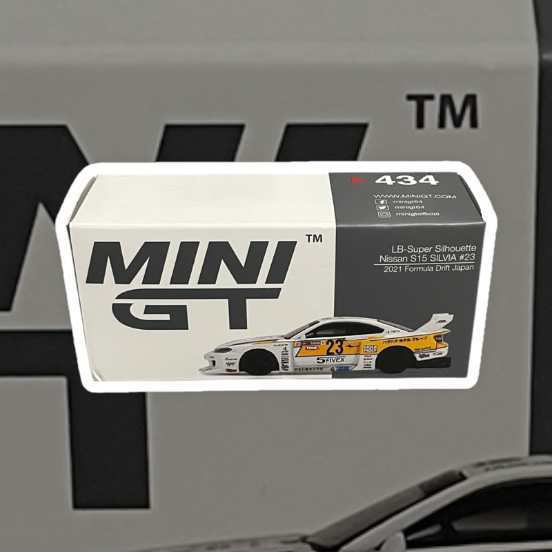 Mini GT Nissan Silvia S15 LBWK Formula Drift