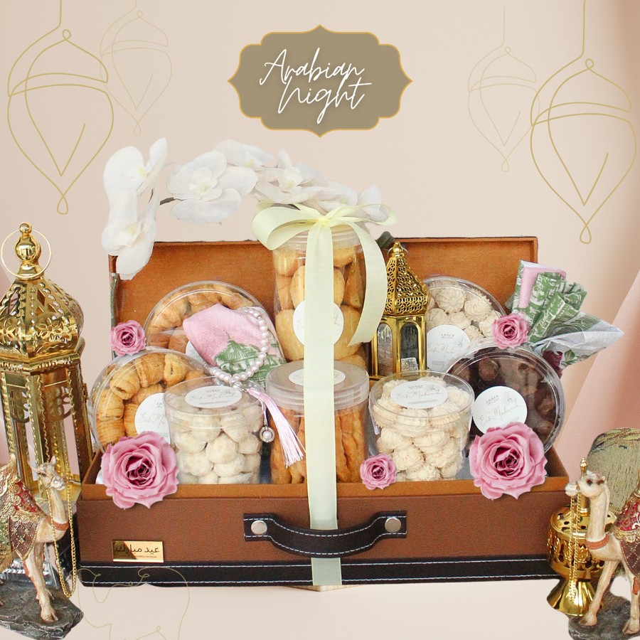 

Parcel Rangkaian kue kering cantik - Arabian Night by Maxwell Flowers - Nastar Putri salju lebaran eid hampers