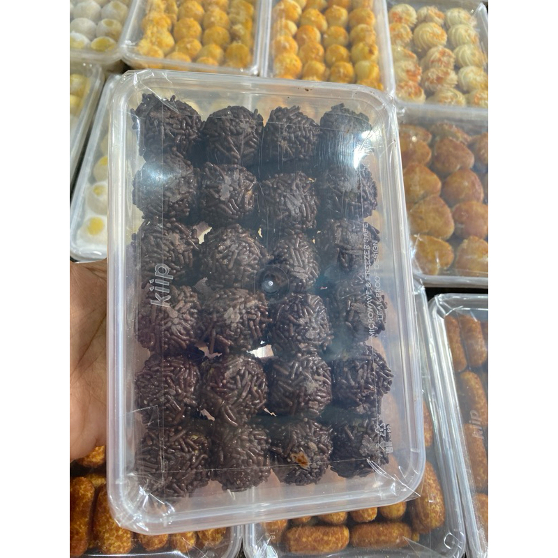 

kue kering rambutan coklat