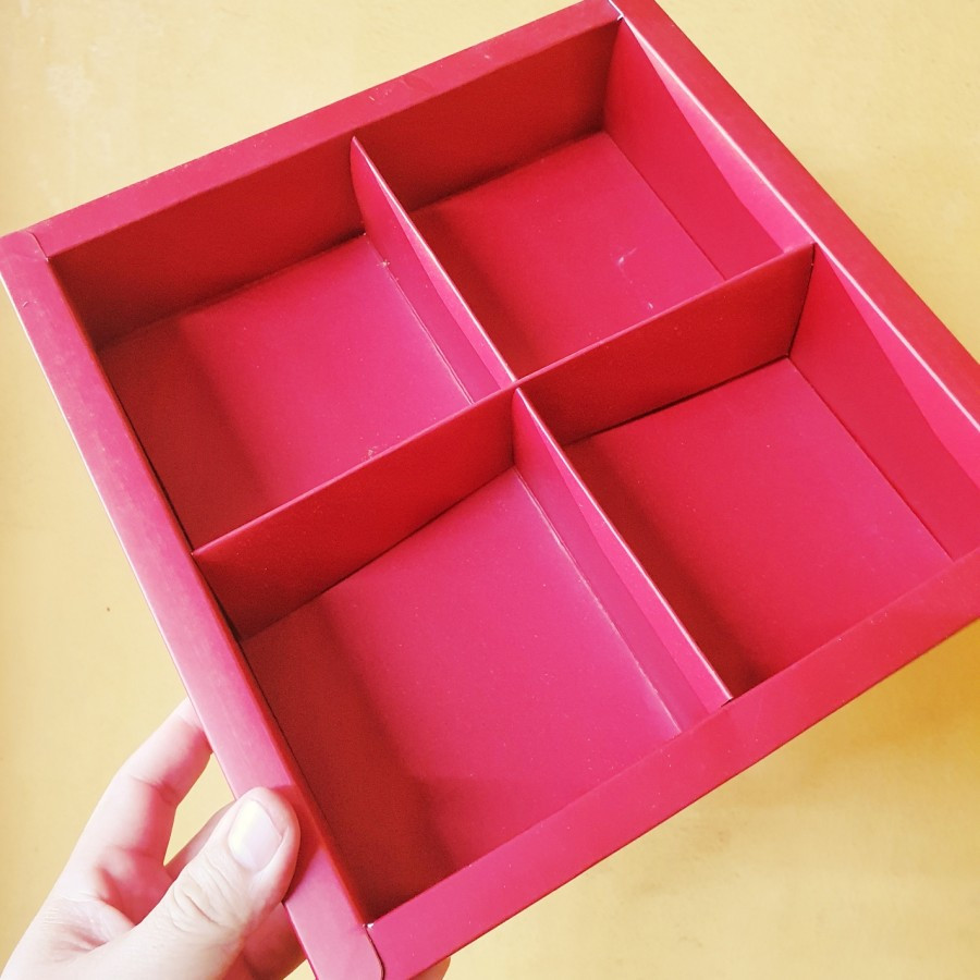 

Box Mika 19x19x5 Dus Mooncake Merah