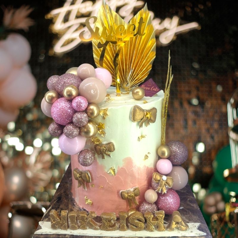 

rose gold// cake custom