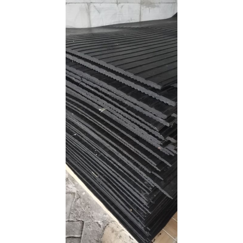 Karet lantai sapi. karet kandang ternak