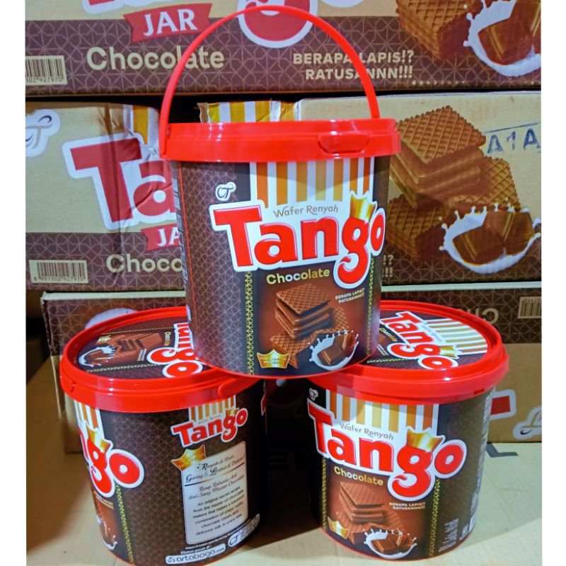 

spesial edisi lebaran wafer tango jar 240 gram rasa coklat kemasan 1 ember tango