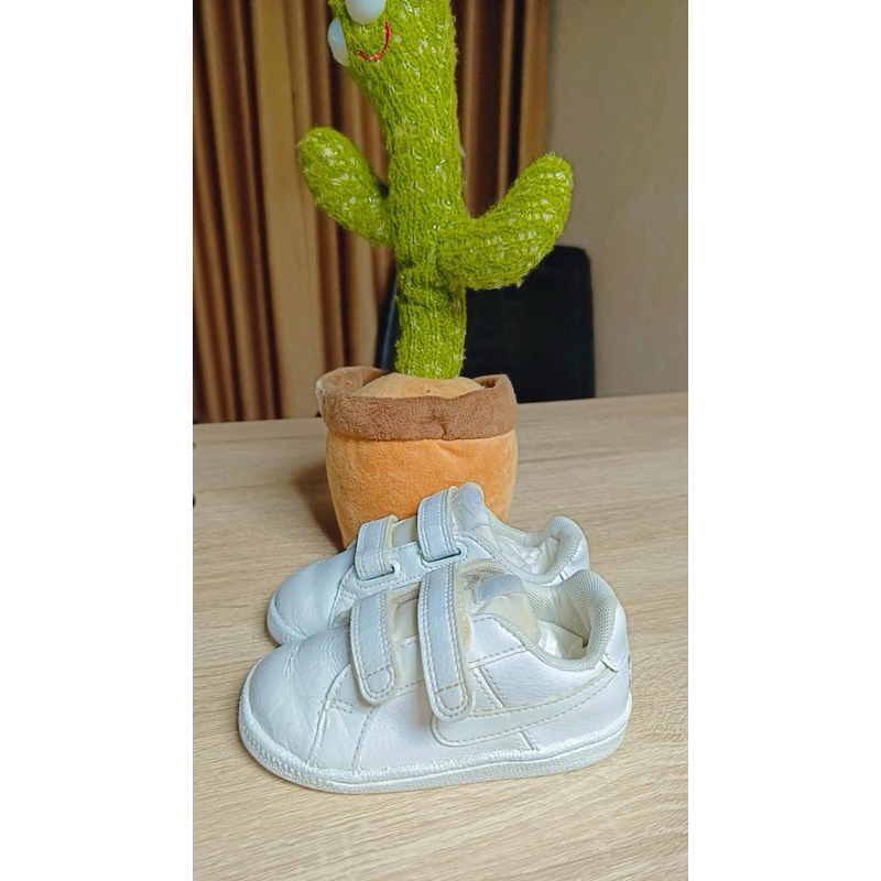 sepatu anak second branded