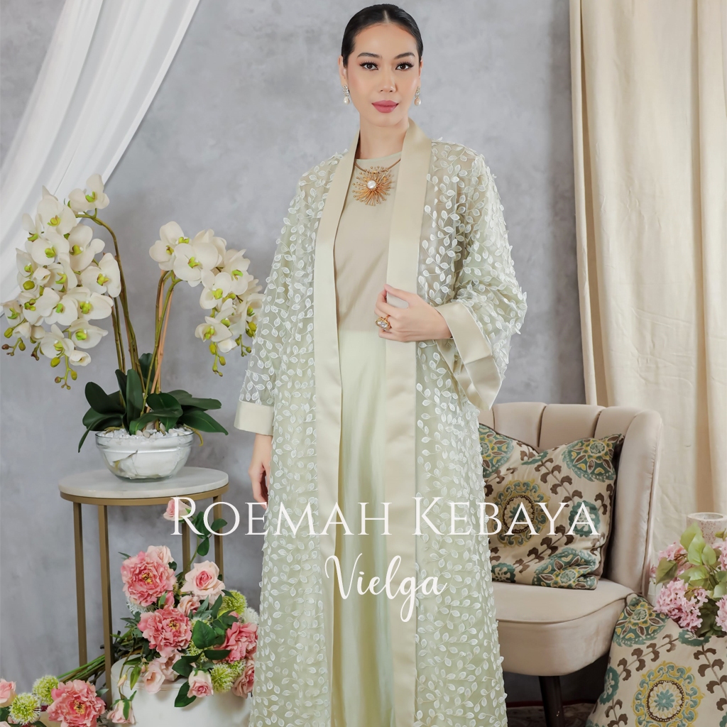 Set Kebaya Panjang Modern Lace Premium Hijau Mint Elegan Exclusive by Roemah Kebaya Vielga