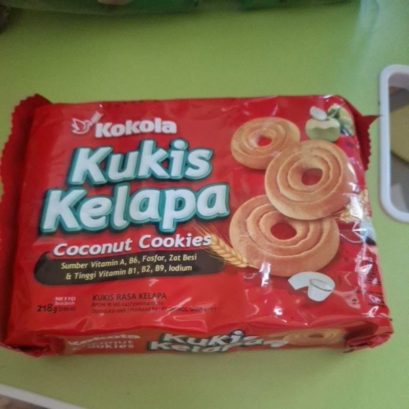 

Kokola cookies kelapa per item