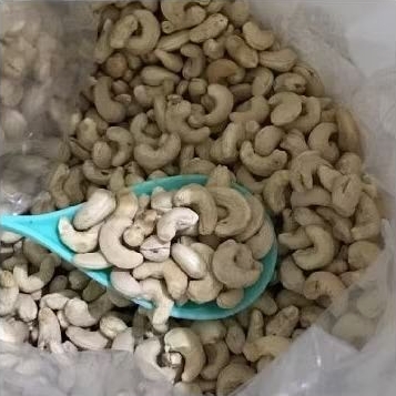 

Kacang Mede utuh kualitas super Sulawesi 100 gr