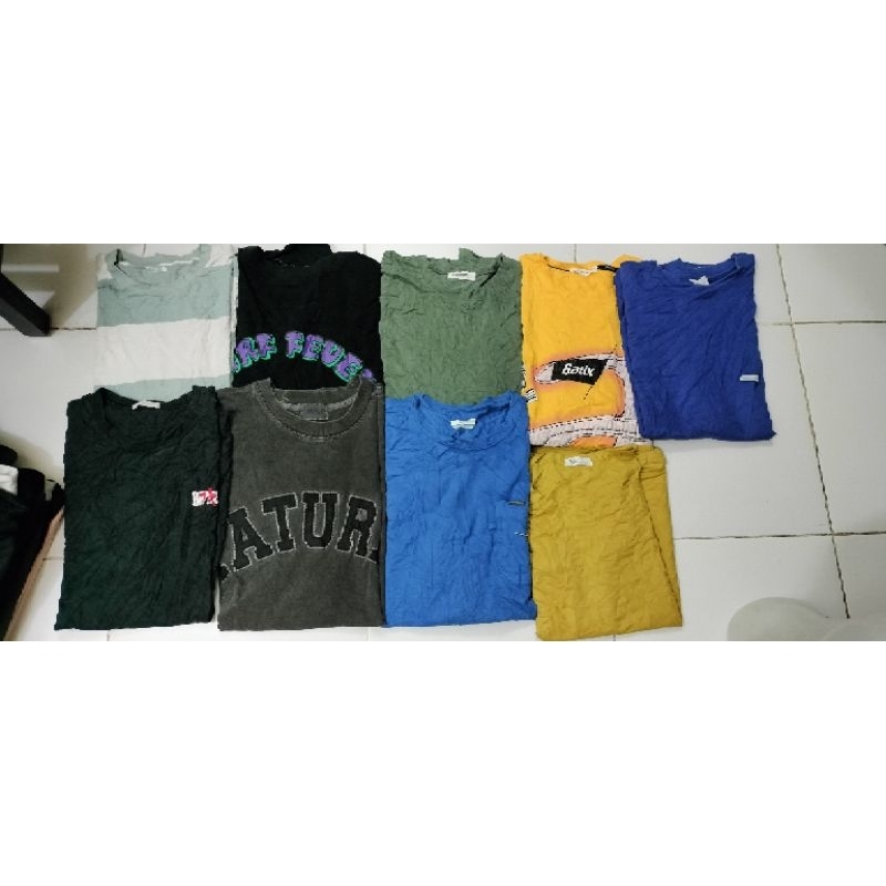 kaos preloved bahan bagus dan masih label tag