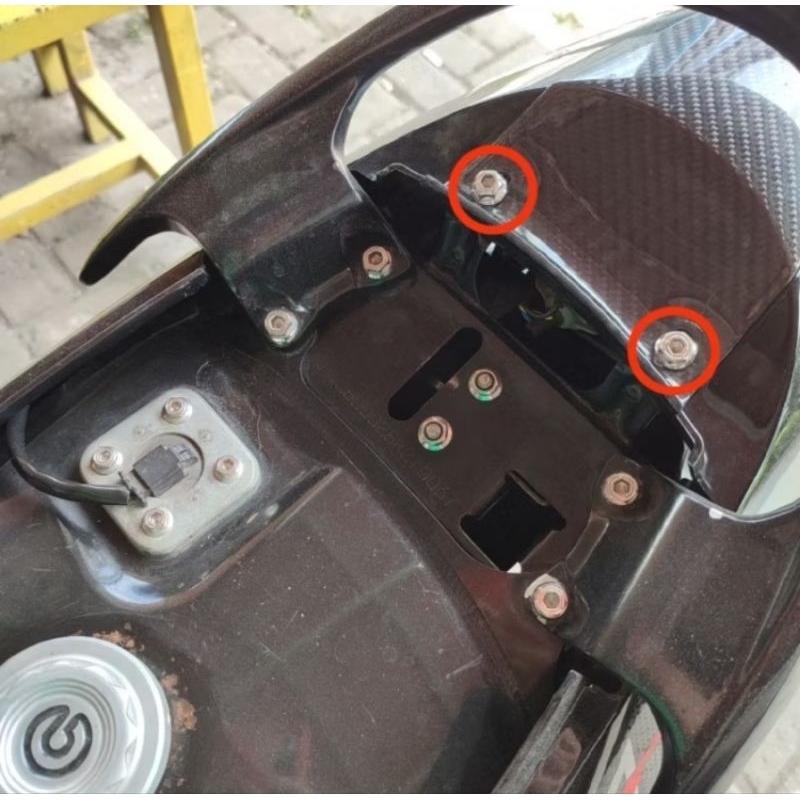 Baut sambungan body mio sporty smile 2kunci heng (2pcs)