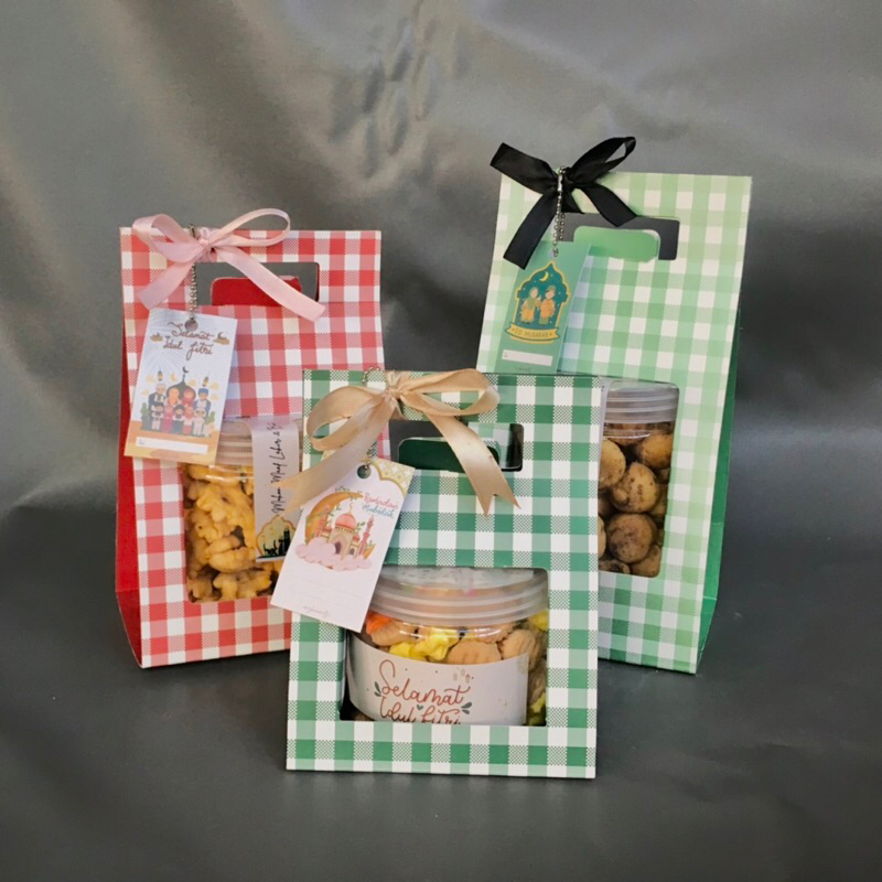 

HAMPERS LEBARAN