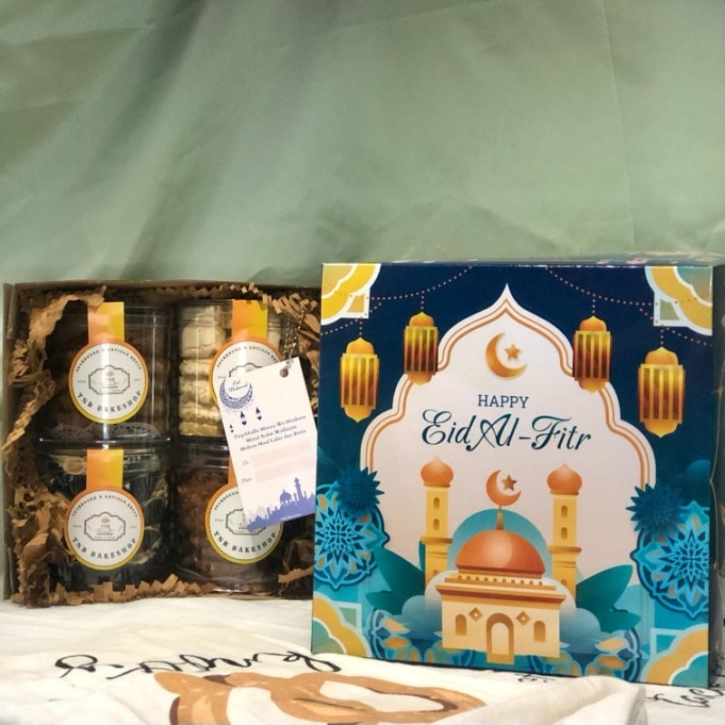 

DELUXE HAMPERS, Parcel Lebaran, Hampers idul Fitri, hampers cookies 600ml