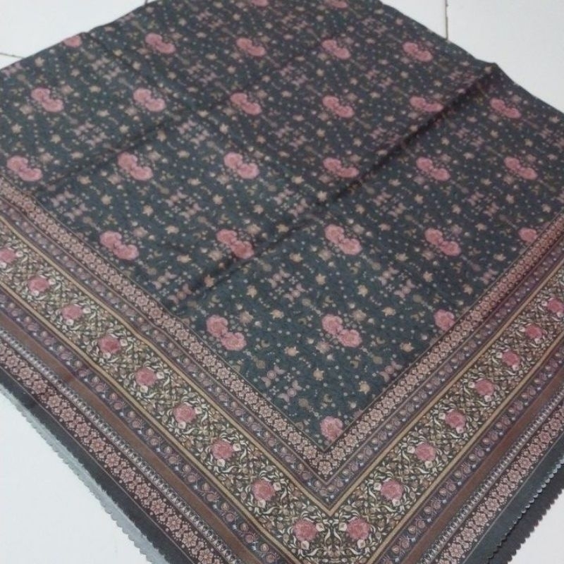 Jilbab voal motif Bunga warna Hitam