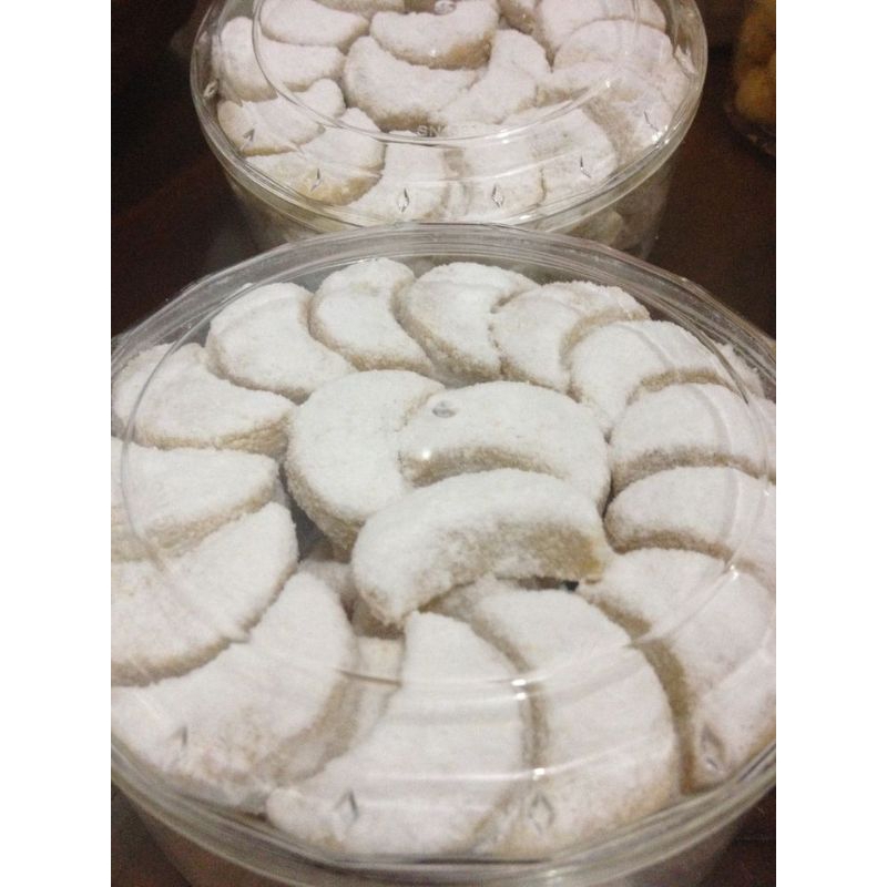 

Kue Putri Salju