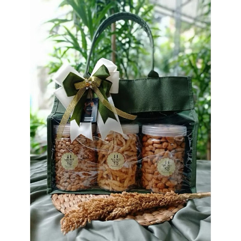 

Tas Hampers Size 30x10x25cm bisa buat 3 toples 800ml-1 Liter
