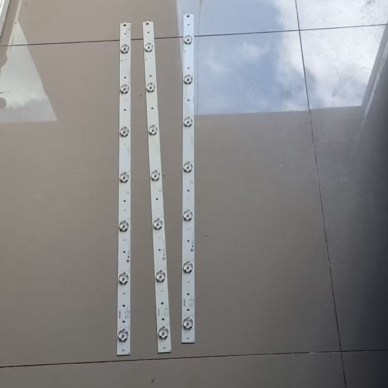 PROMOO  promo Lampu LED TV Led-LCD Polytron 32 inch TYPE : PLD32T700 /PLD32T710 tested normal joss s