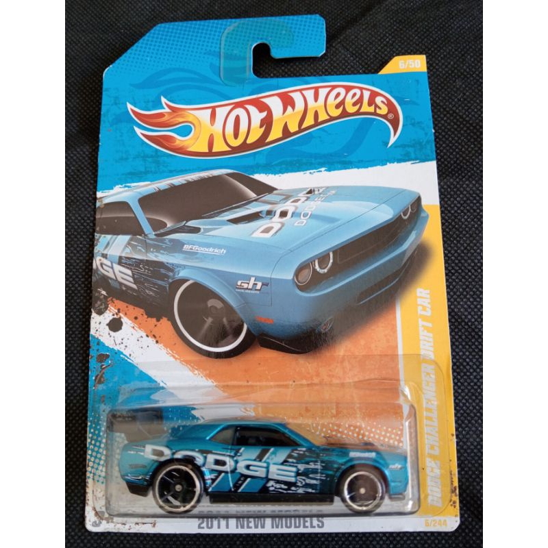 HOT WHEELS DODGE CHALLENGER DRIFT CAR BIRU