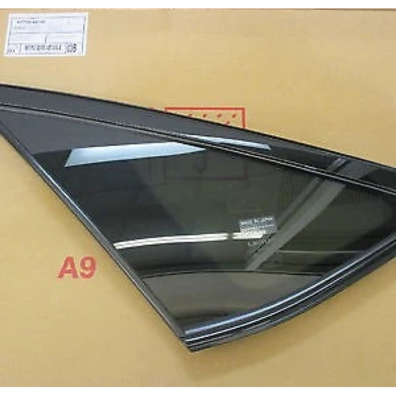 Kaca Quarter Kanan Harrier 2004-2012