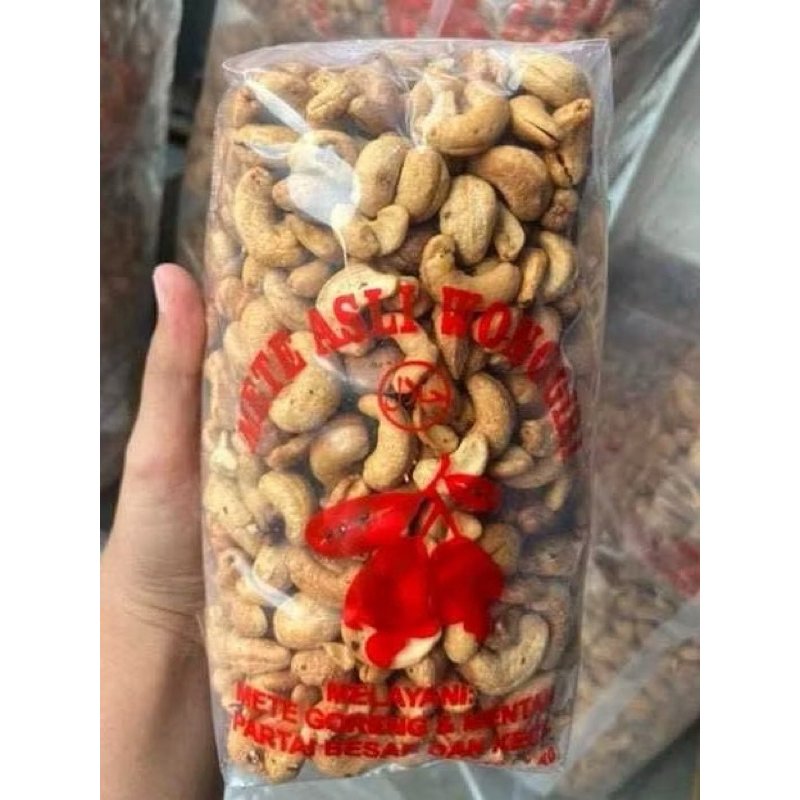 

Kacang mete asli wonogiri utuh 1 kg