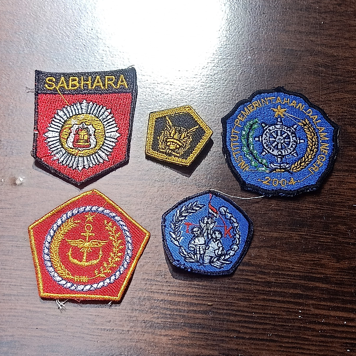 HEEJIN - Bordir Emblem motif