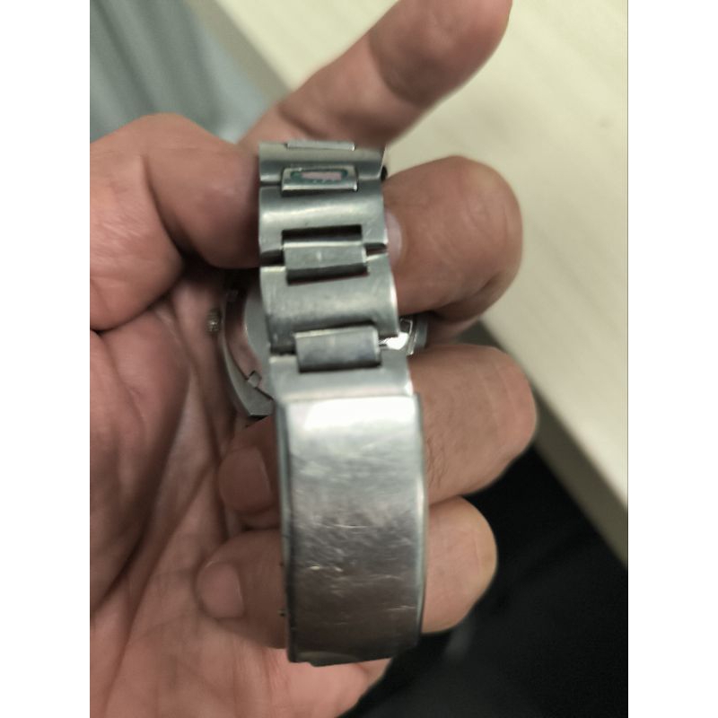 Jam Garuda Vintage kondisi apa adanya sesuai foto, jarum bisa diputar, mesin macet perlu servis