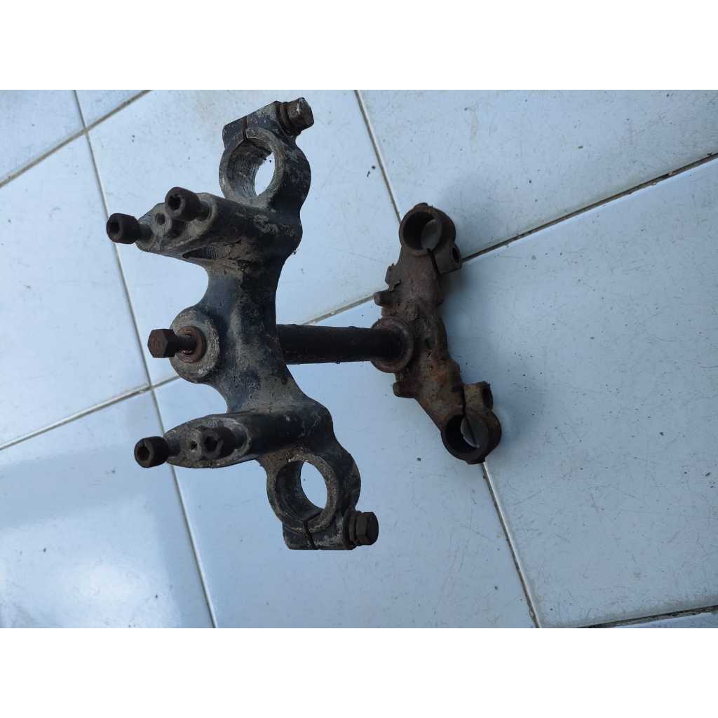 T Segitiga Suzuki TRS Original