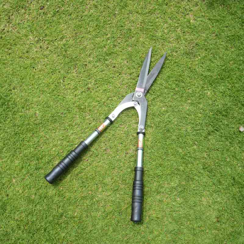

GUNTING RUMPUT DAIYU - GUNTING DAHAN GAGANG BESI LAPIS KARET