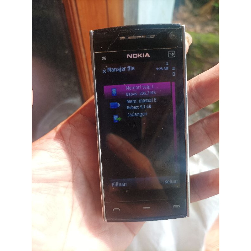 Hp jadul Nokia x6 bahan bukan normal