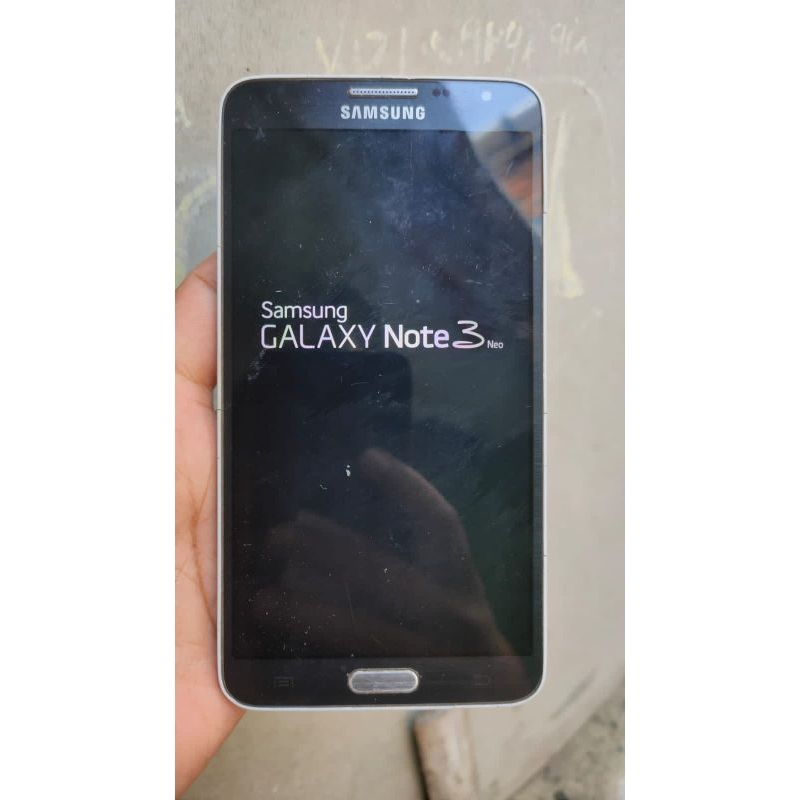 Hp SAMSUNG GALAXY NOTE 3 NEO SEKEN NORMAL TINGGAL PAKAI