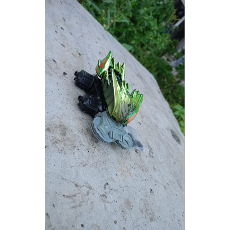 Mainan jadul crush gear dino Spartan baru