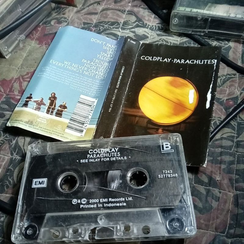 Parachutes Coldplay  kaset pita