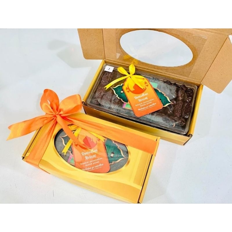 

Hampers Kurma Premium Toples Sekat 3 (720 Gram)