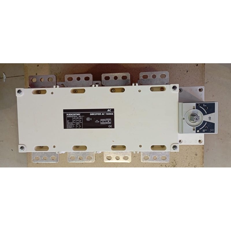 CHANGE OVER SWITCH COS SOCOMEC 4P 1600A SIRCOVER