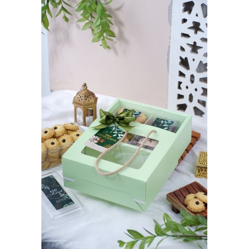 

hampers kue kering isi 2 / paket B