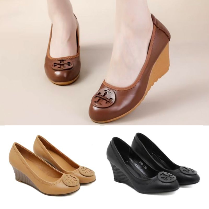 Sepatu TB Closed Toe Wedges Shoes