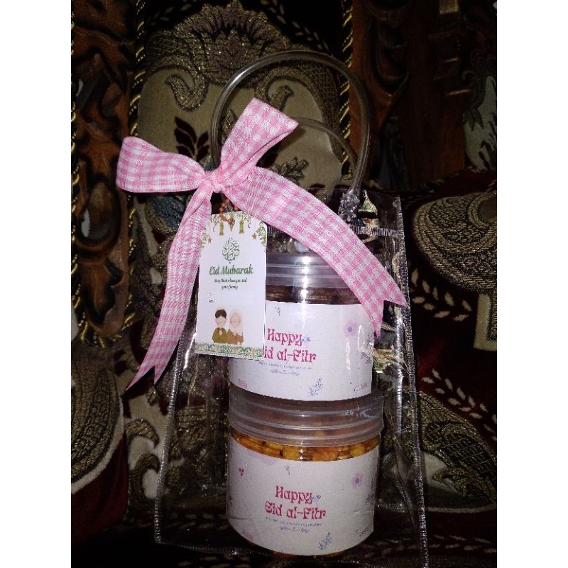 

Clear bag hampers | mini hampers | soes double coklat | basreng pedas | astor bantal