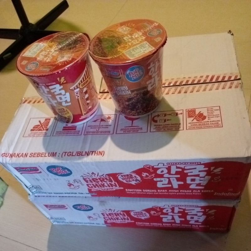 

Popmie fiery chikin(korean ramyeon pedas ala korea)