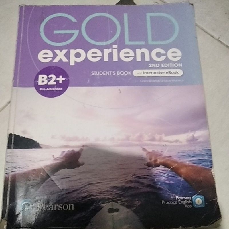 Buku gold experience B2+ students book