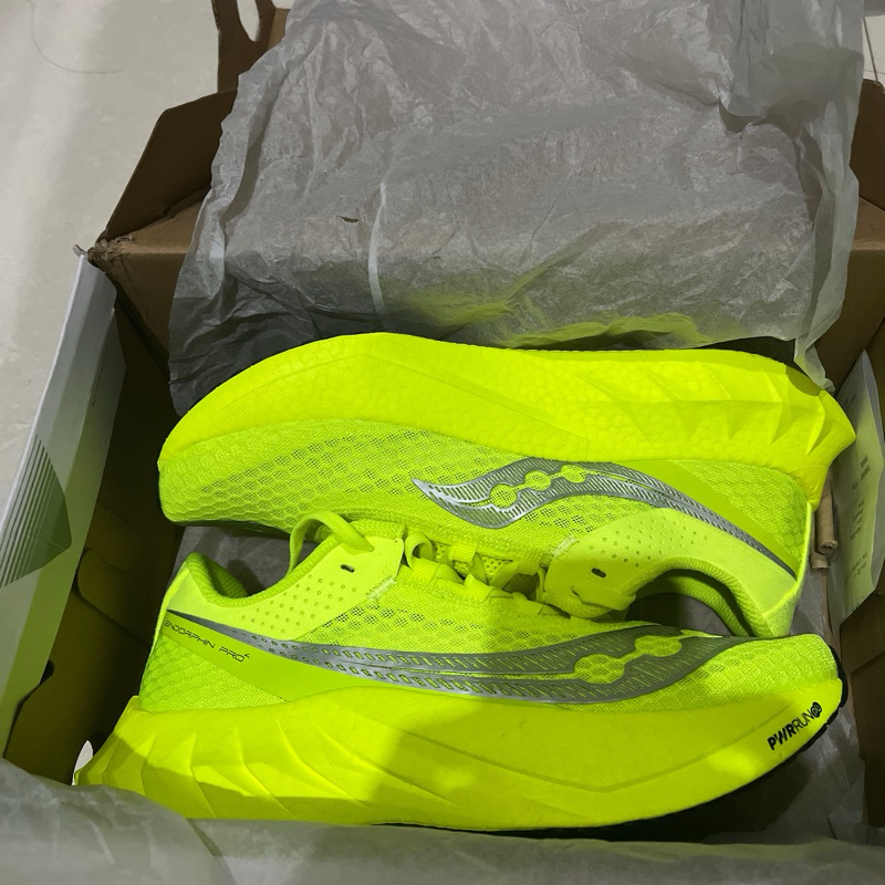 Sepatu lari Saucony Endorphin Pro 4 Original