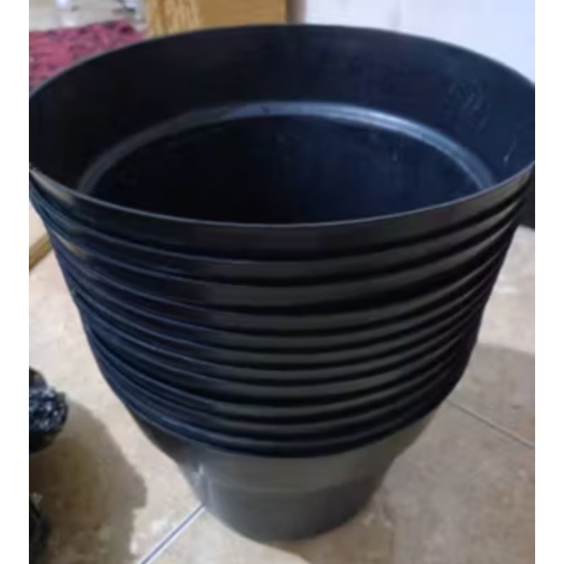 POT BUNGA UKURAN 20 CM