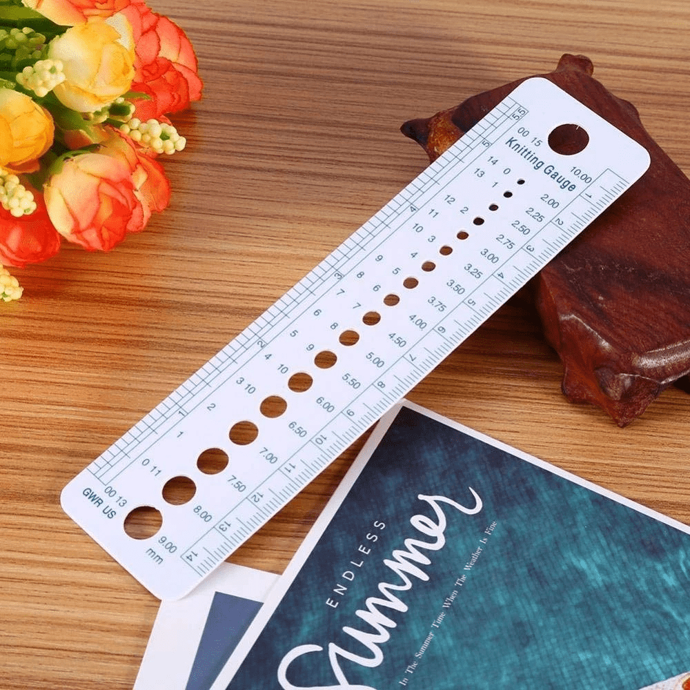 

MADEBYBULAT - PENGGARIS RAJUT KNITTING GAUGE RULER PLASTIC NEEDLE