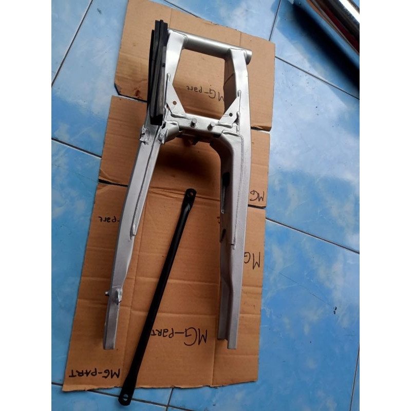 arem Vixion lama swing arem original Yamaha Vixion old, sasis belakang arem original Vixion old Vixi