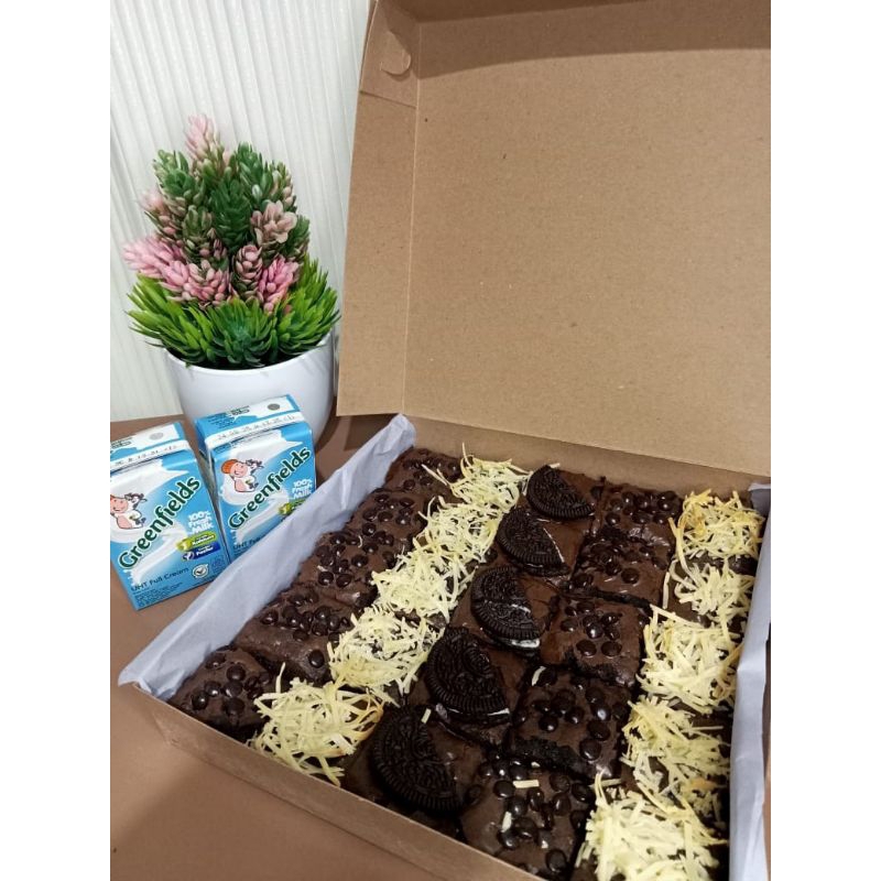 

Shiny fudge Brownies ( R )