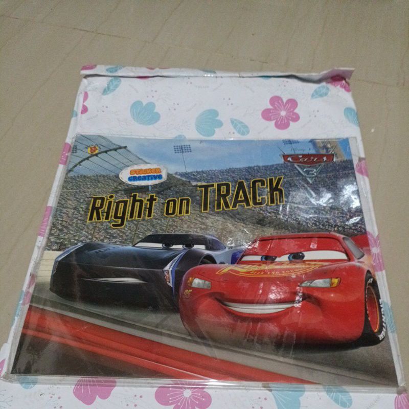 Buku Sticker creative Disney Pixar Cars - Right on Track