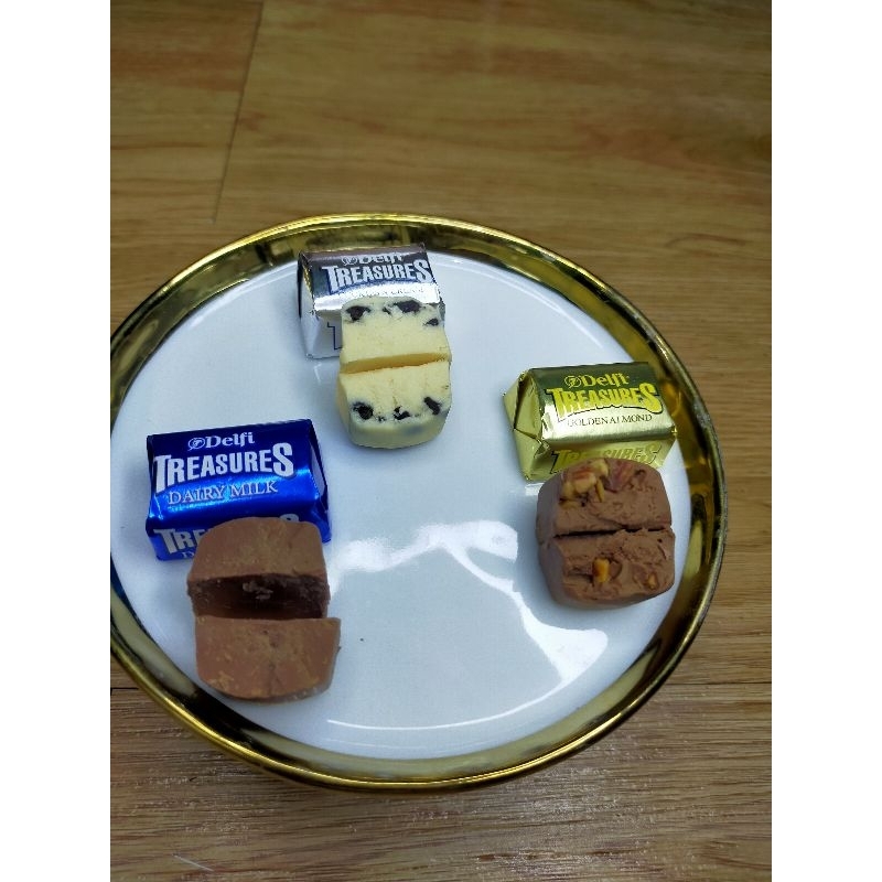 Coklat Delfi Treasure Almond dan Cookies 450gr delfi treasure gold