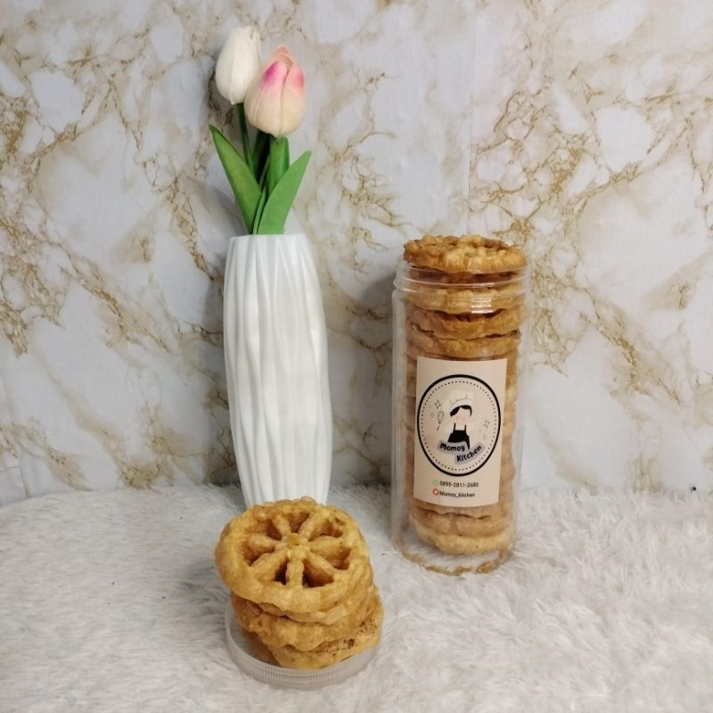 

Kembang Goyang Momoy Kitchen