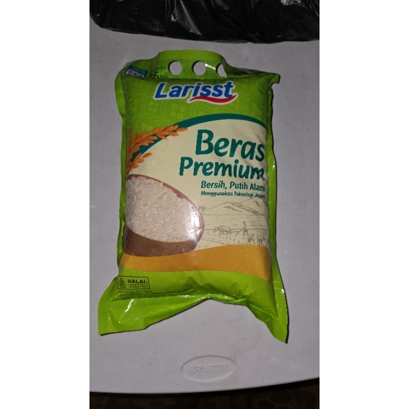 

Beras Larisst 2,5 kg untuk makan sehari-hari, zakat fitrah, atau bingkisan Lebaran.